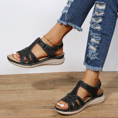 Light and cool sandals