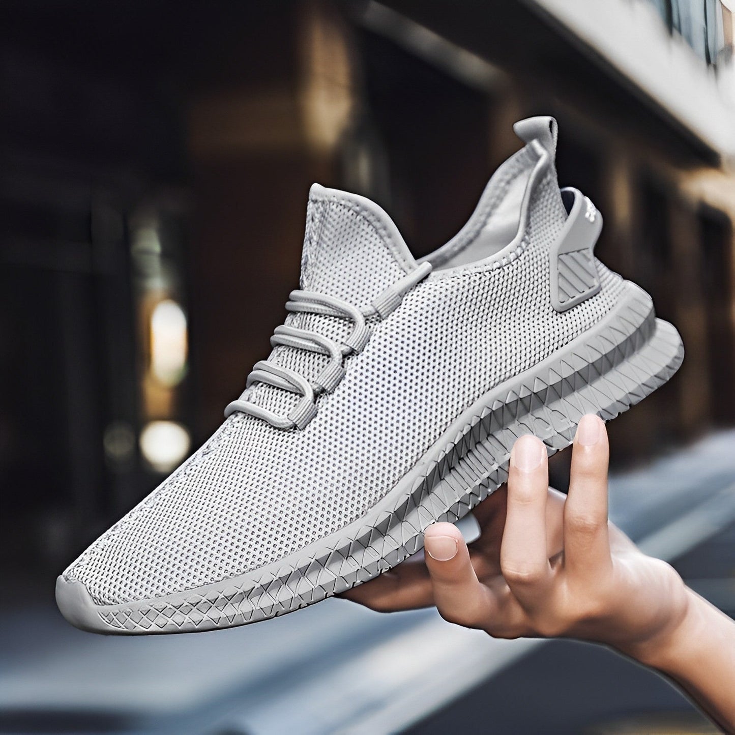 Simple and airy men's trainers