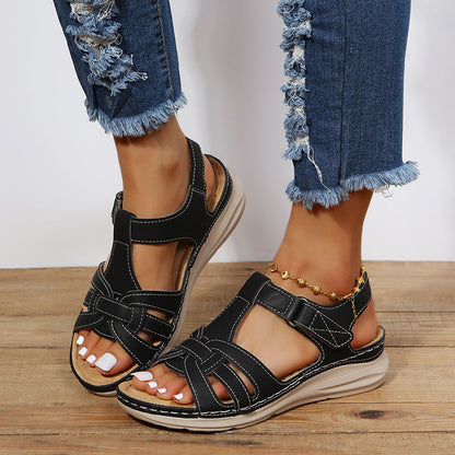 Light and cool sandals