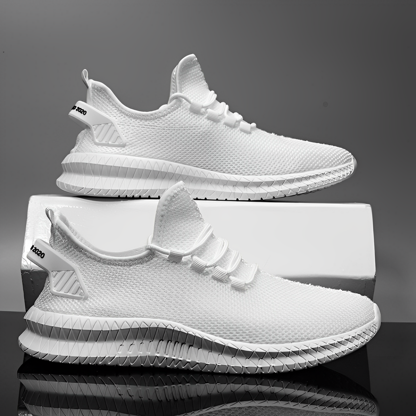 Simple and airy men's trainers