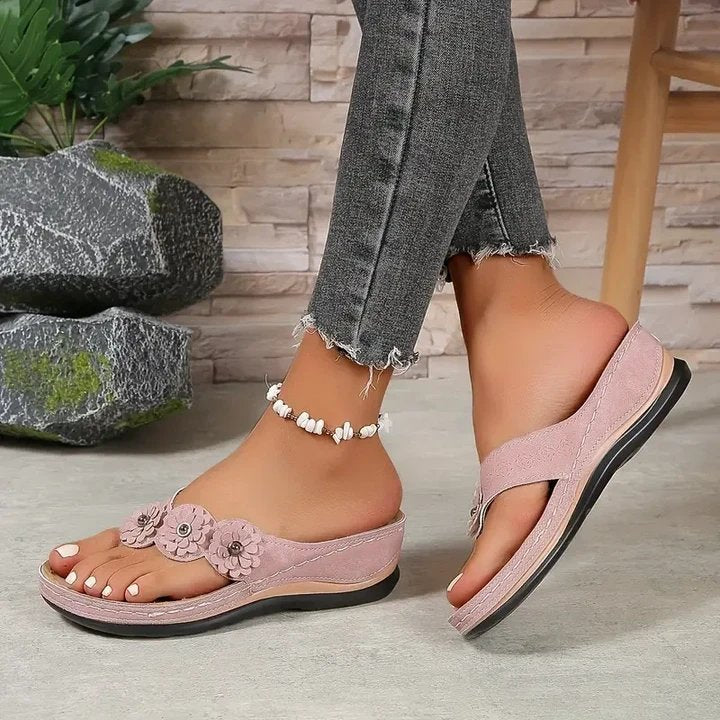 Fashionable and supportive orthopedic summer footwear