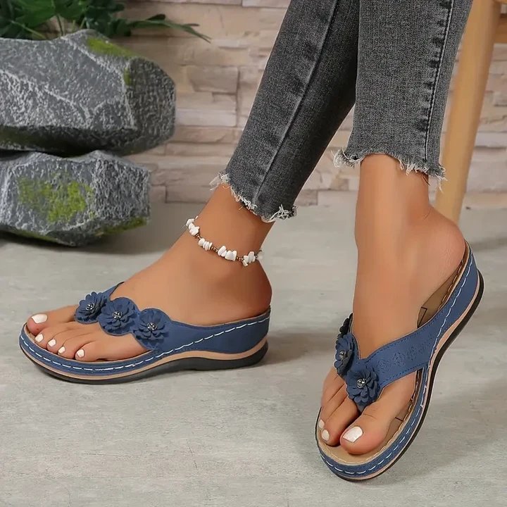 Fashionable and supportive orthopedic summer footwear
