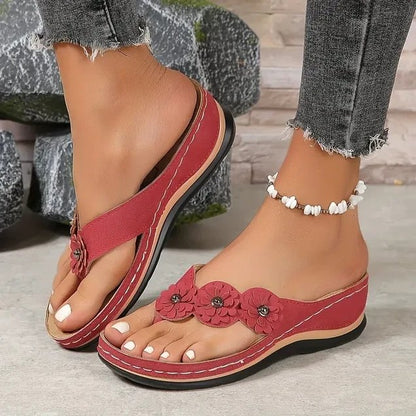 Fashionable and supportive orthopedic summer footwear