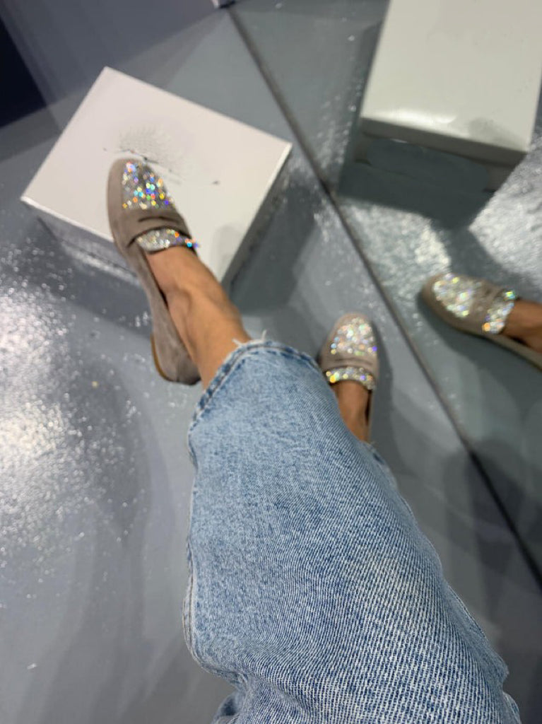 Stylish orthopaedic shoes