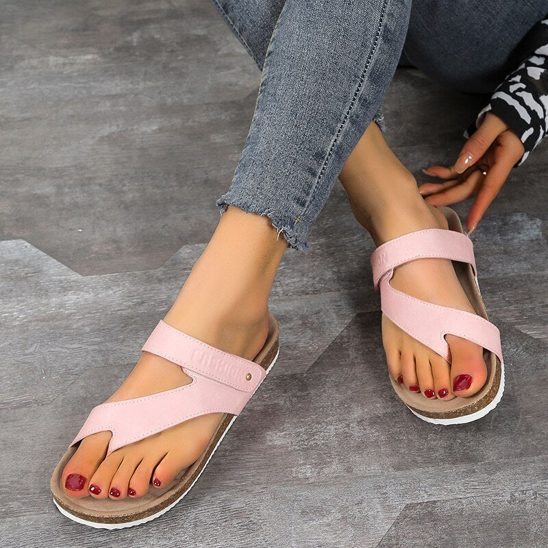Modern and airy sandals