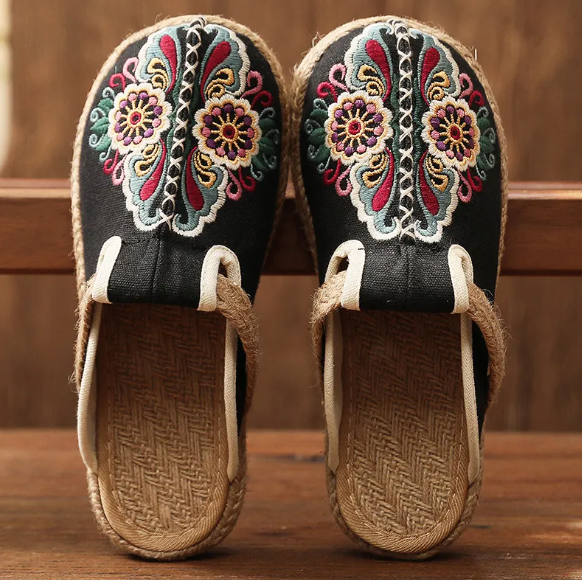 Relaxed and supportive orthopedic summer Slides