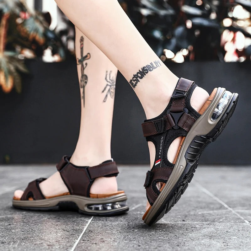 Simple and breathable Sandals for men
