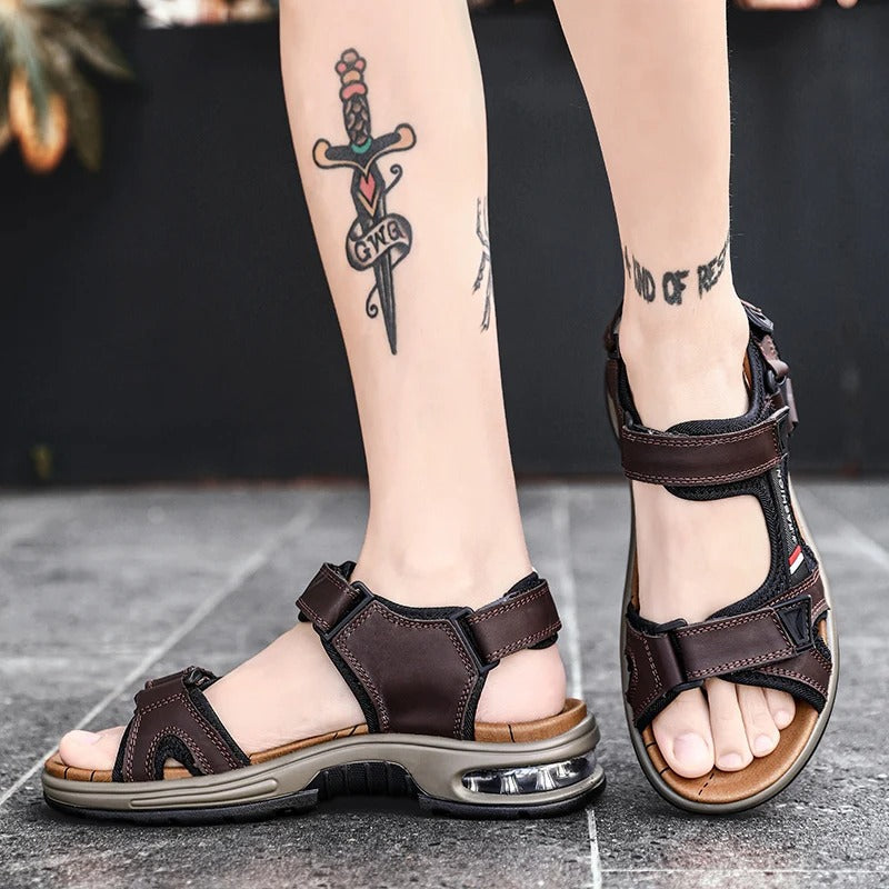 Simple and breathable Sandals for men