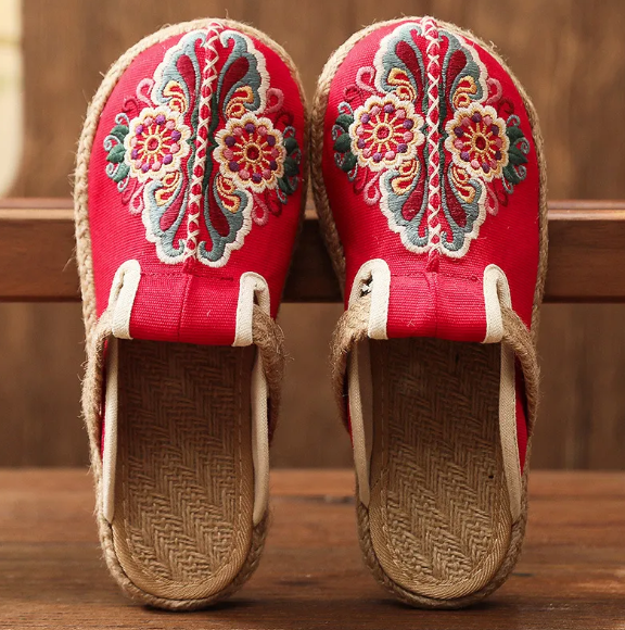 Relaxed and supportive orthopedic summer Slides