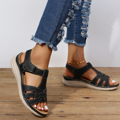 Light and cool sandals
