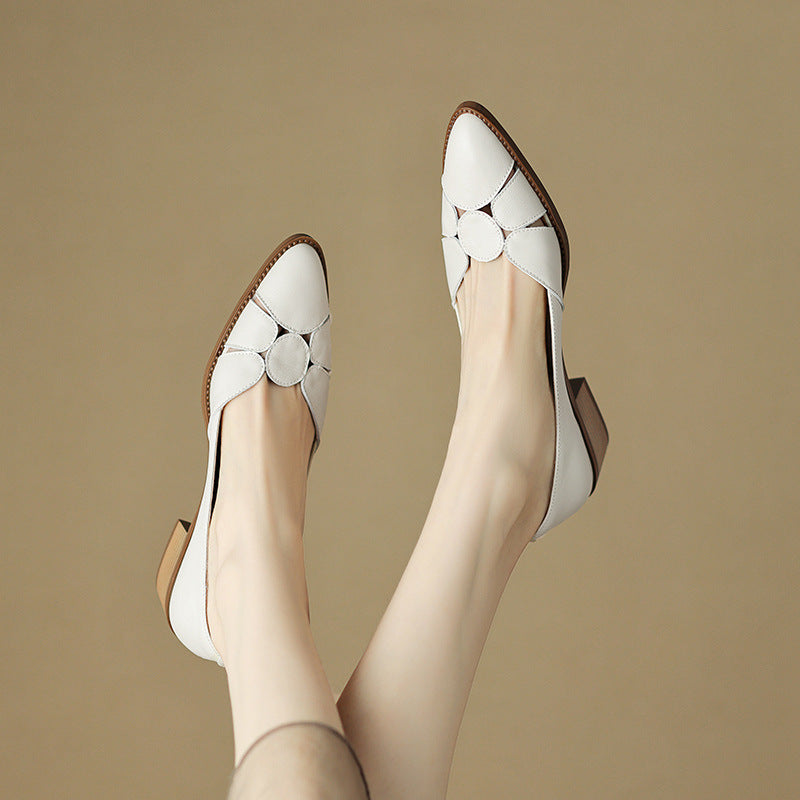 Classic pointed leather shoes