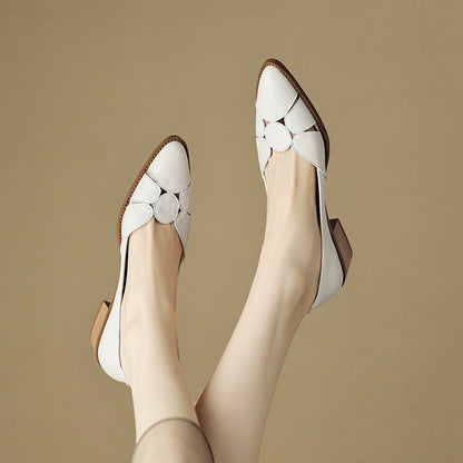 Classic pointed leather shoes