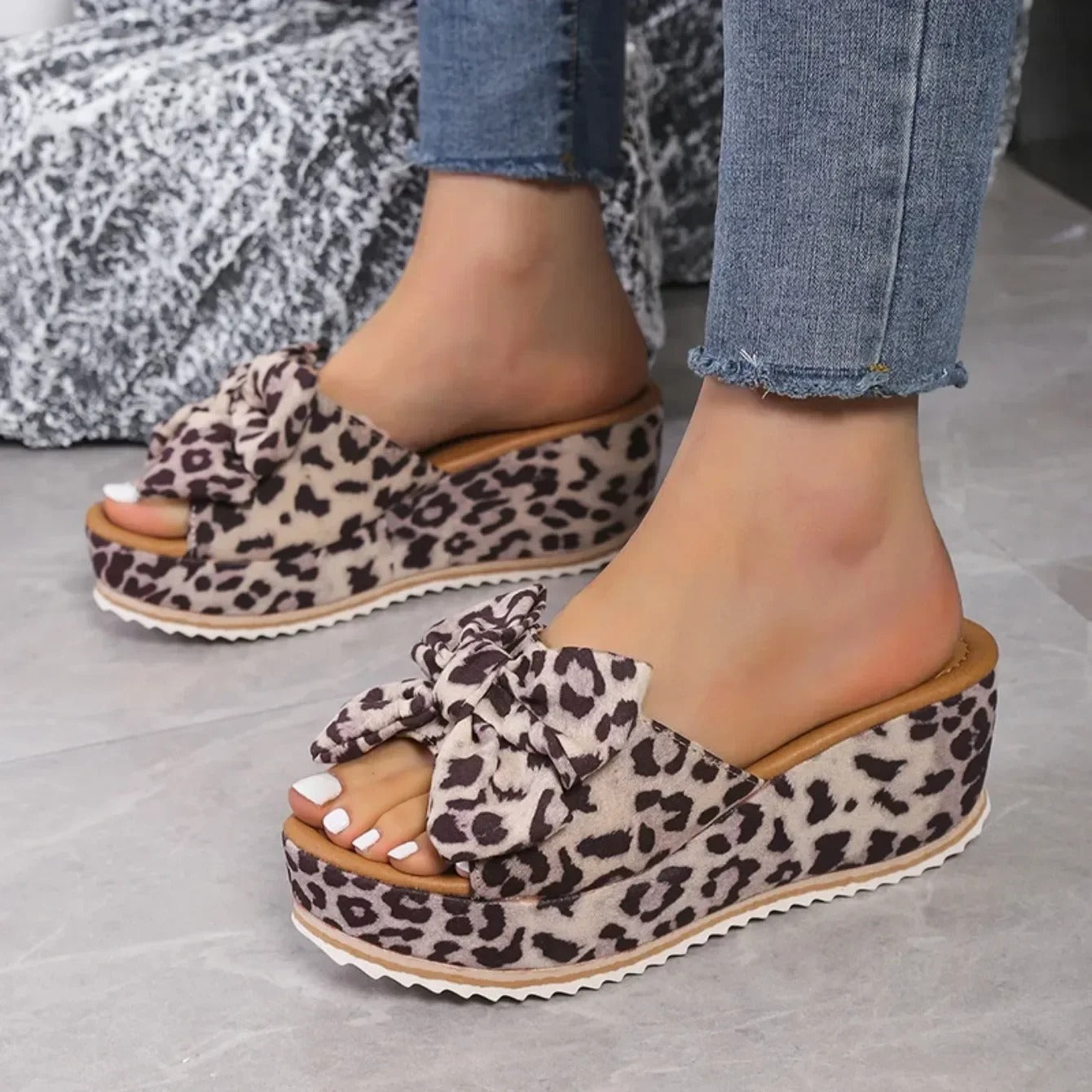 Supportive and fashionable orthopedic summer Heels