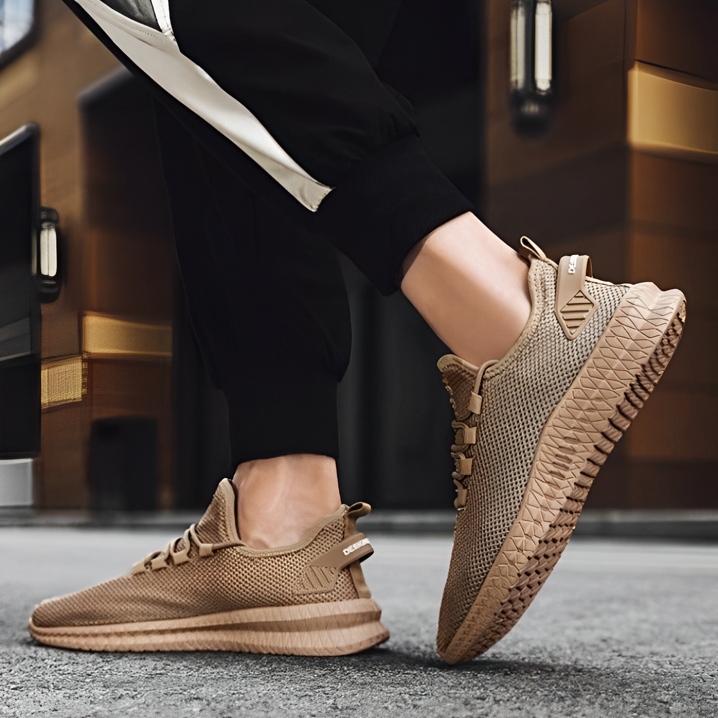 Simple and airy men's trainers