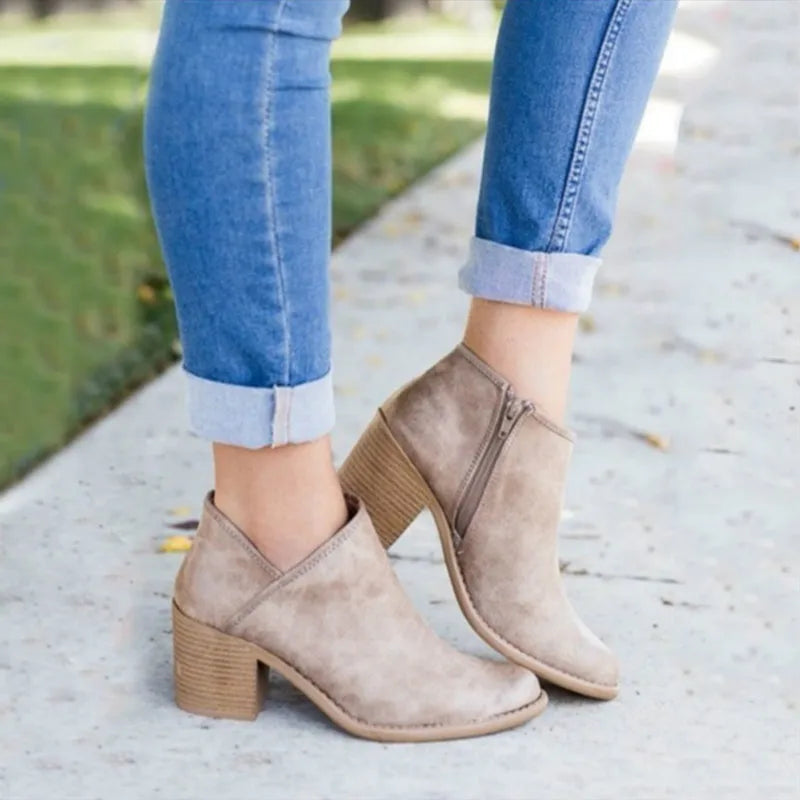 Comfortable and fashionable orthopedic Shoes