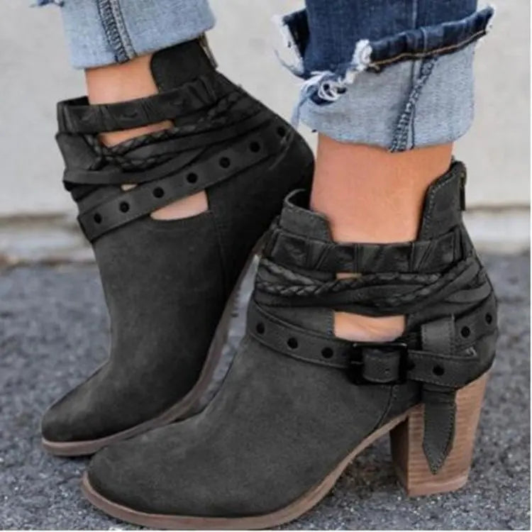 Comfortable and fashionable orthopedic Shoes