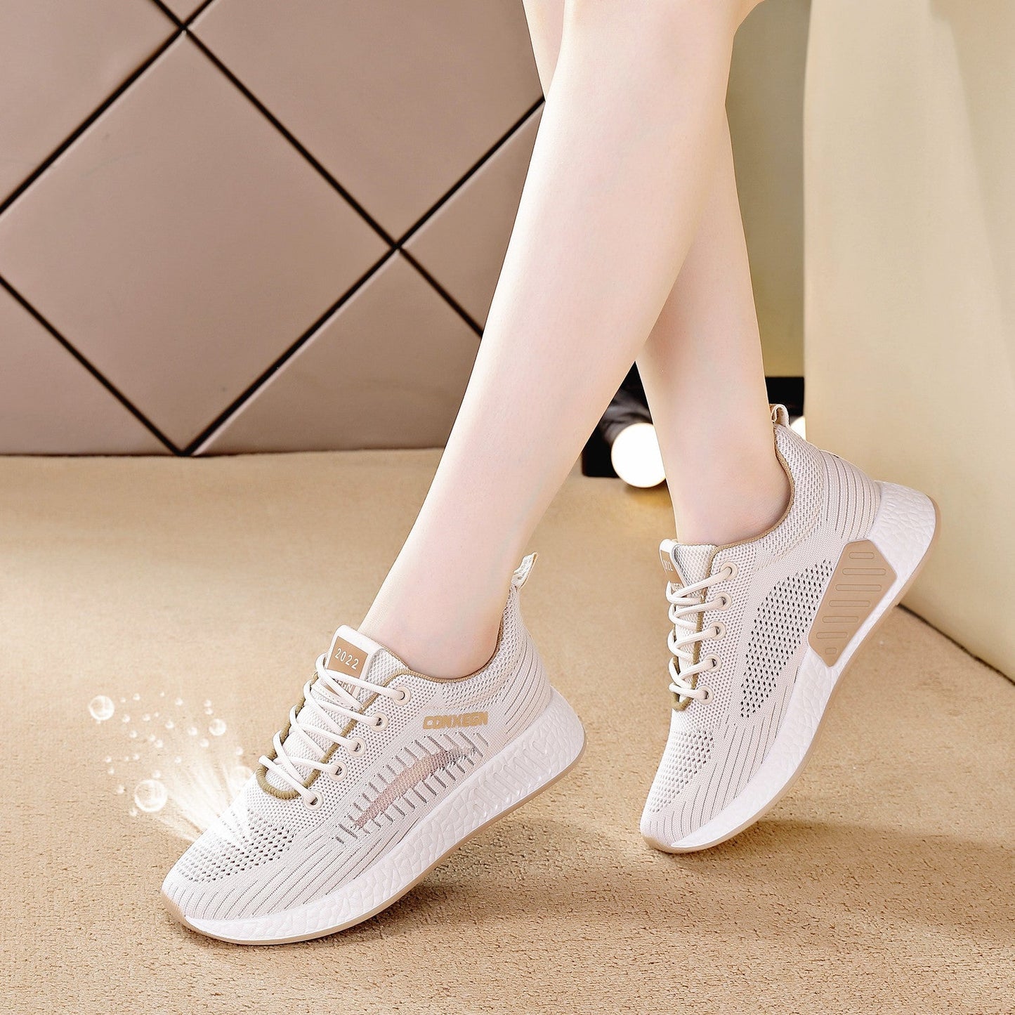 Breathable knitted trainers