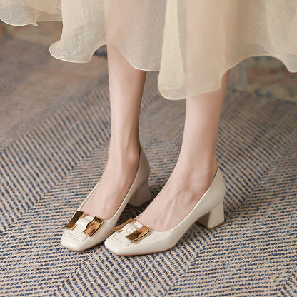 Square-toed shoes for women