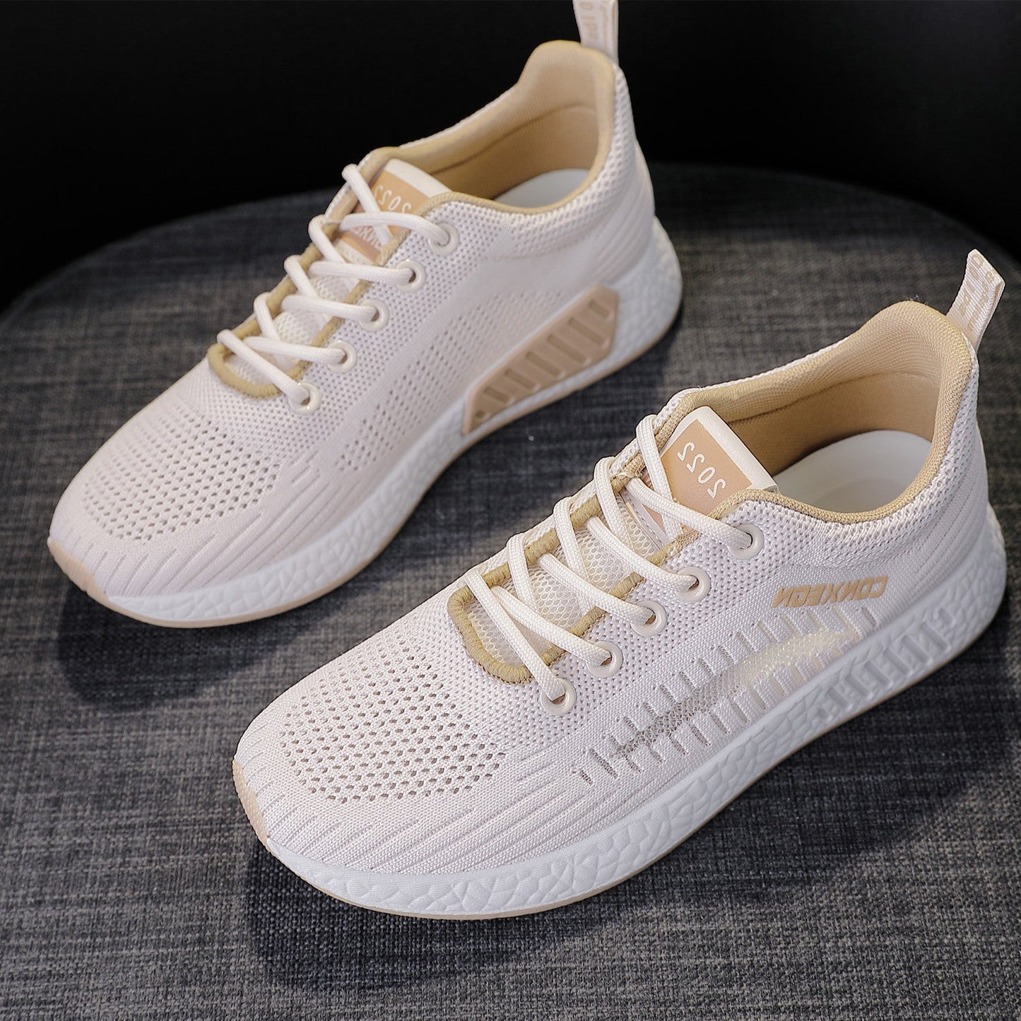 Breathable knitted trainers