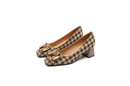 Square-toed shoes for women