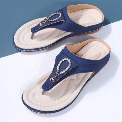 Trendy and orthopedic leather flipflops