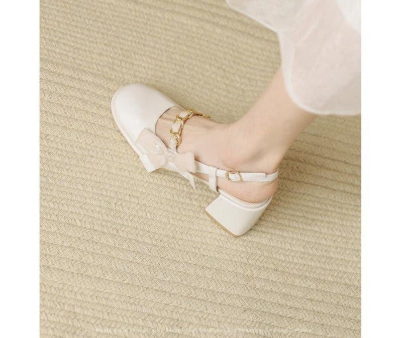 Elegant and detailed supportive summer Sandals