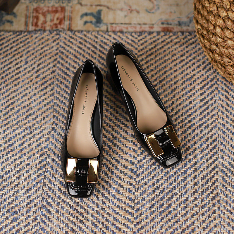 Square-toed shoes for women