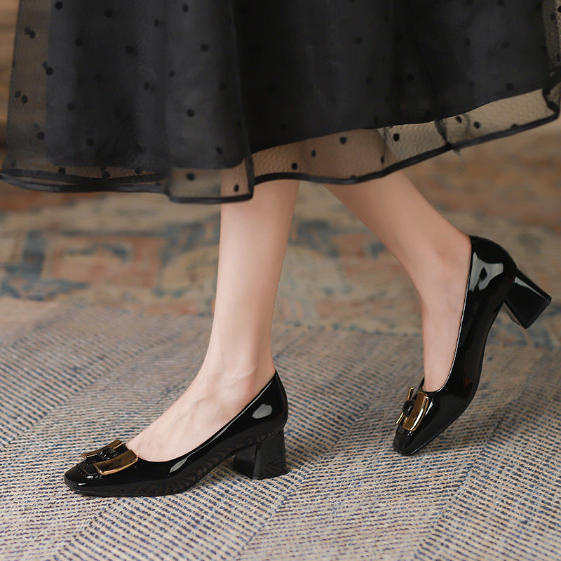 Square-toed shoes for women