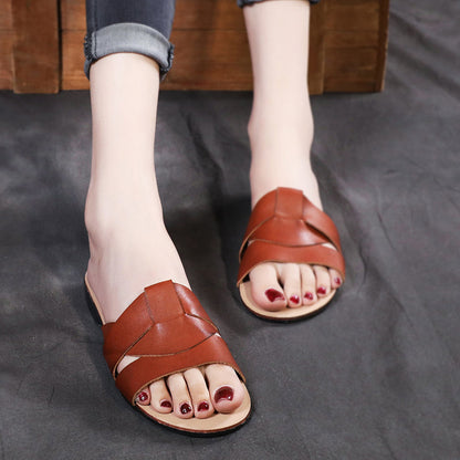 Flexible chic sandals