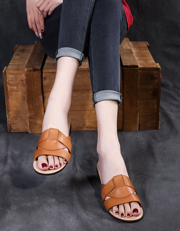 Flexible chic sandals