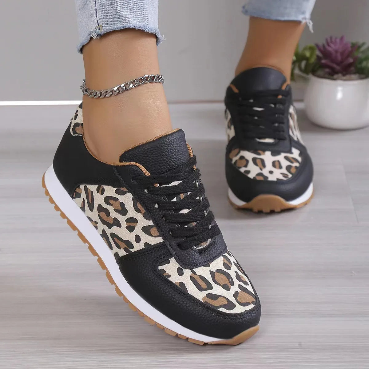 Tailored supportive orthopedic Shoes