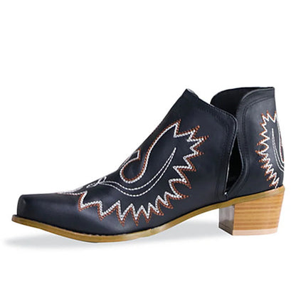 Elegant and detailed supportive Shoes