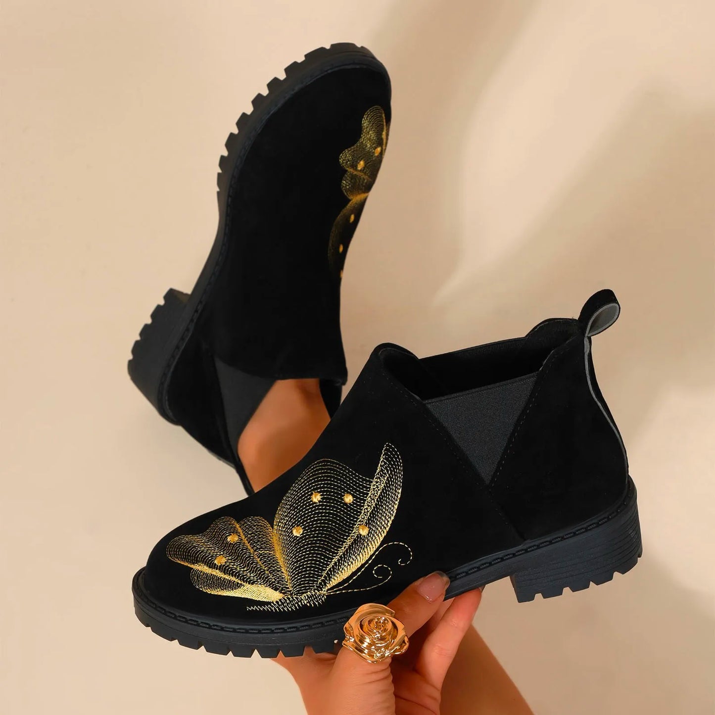 Timeless and supportive orthopedic Shoes