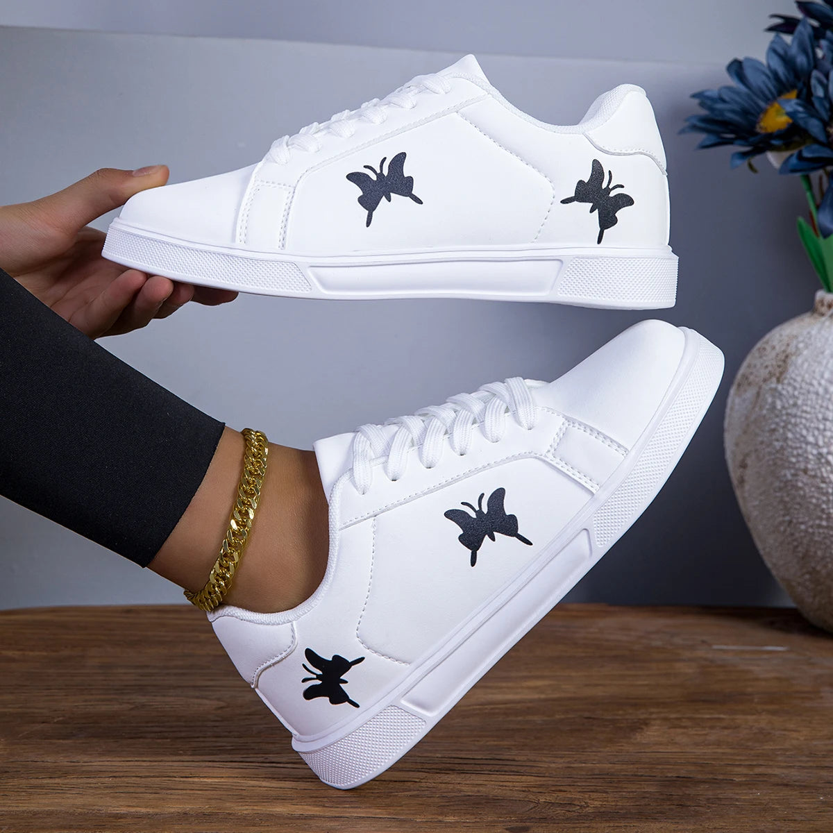 Fashionable and supportive orthopedic Shoes