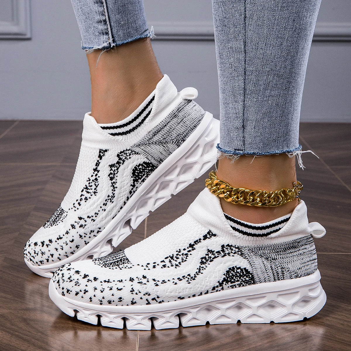 Trendy and supportive orthopedic Shoes