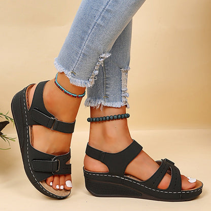 Fashionable and airy sandals