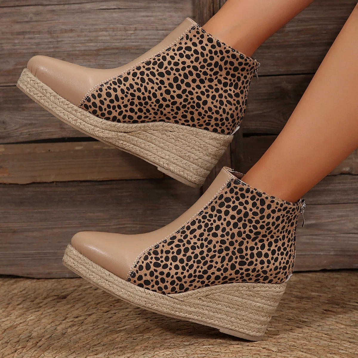 Elegant and detailed supportive Shoes