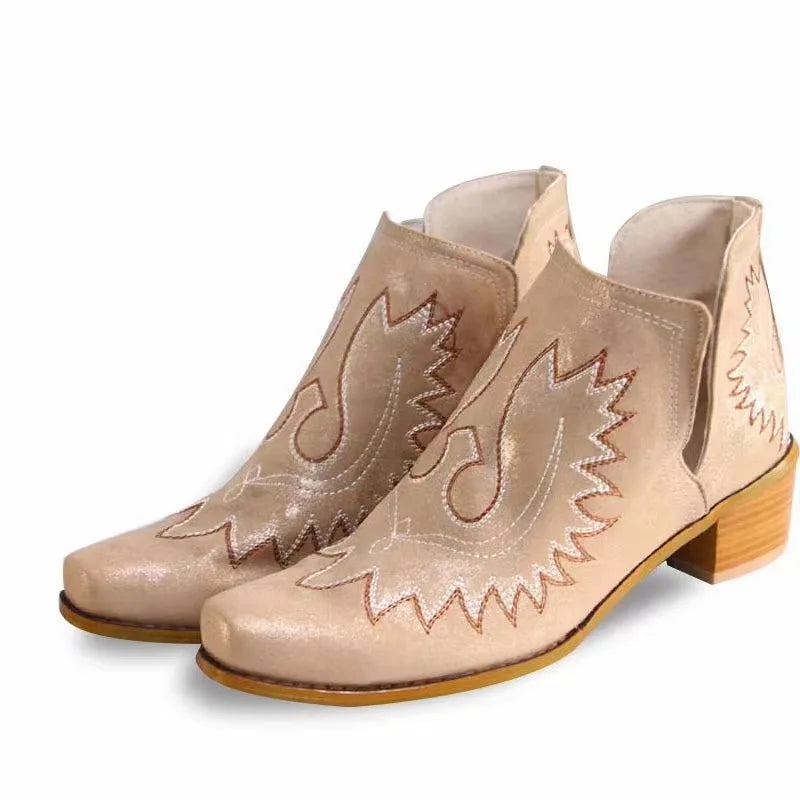 Elegant and detailed supportive Shoes