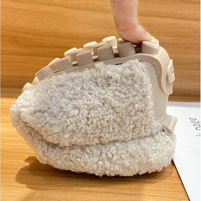 Comfortable plush slippers