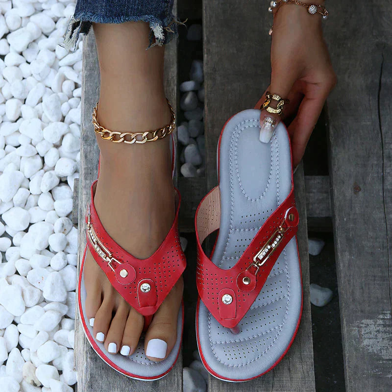 Elegant and airy sandals