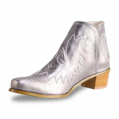 Elegant and detailed supportive Shoes