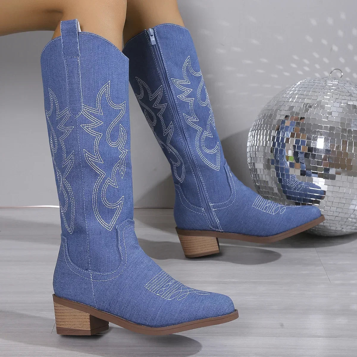 Elegant and detailed supportive Shoes