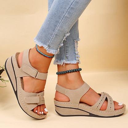 Fashionable and airy sandals