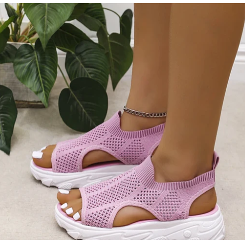 Glamorous and lightweight sandals