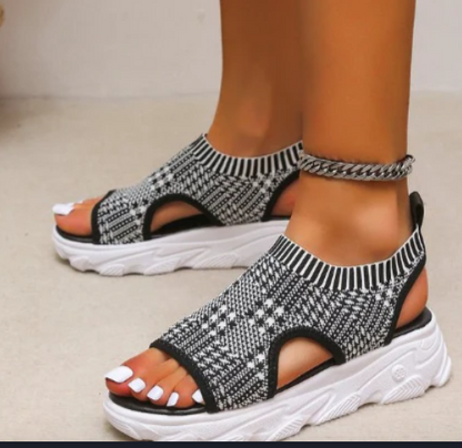 Glamorous and lightweight sandals