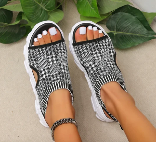 Glamorous and lightweight sandals
