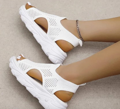 Glamorous and lightweight sandals