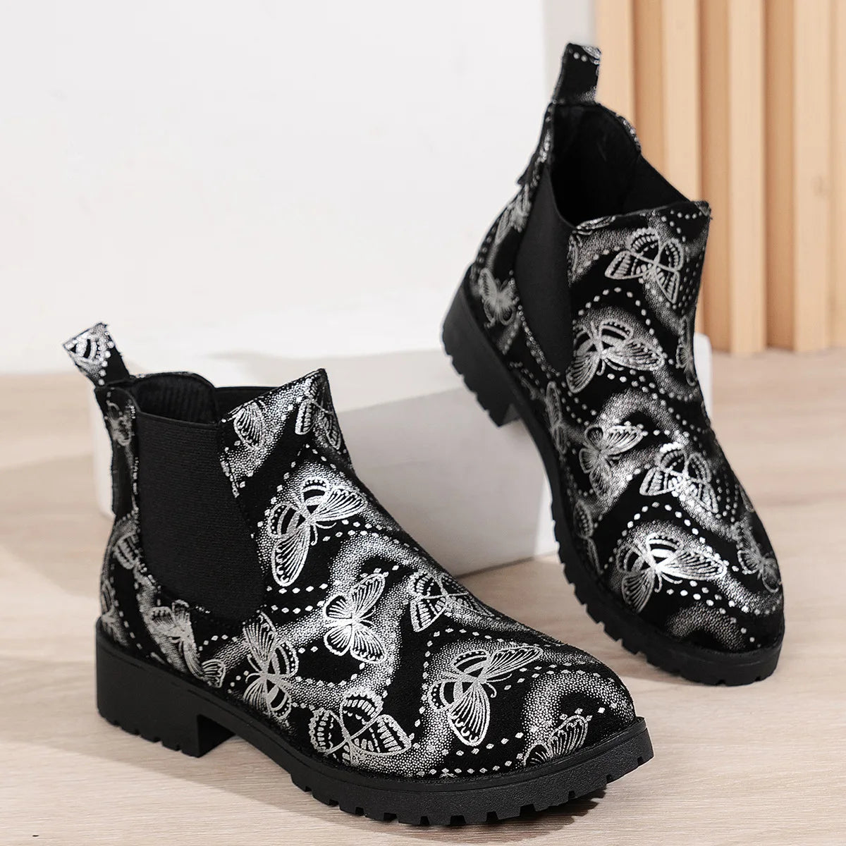Timeless and supportive orthopedic Shoes