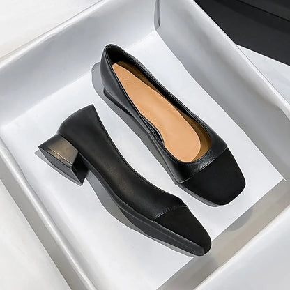 Casual and supportive orthopaedic shoes
