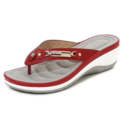 Elegant and airy sandals